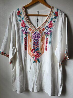 NWT AK RAYON BOHO EMBROIDERED V NECK TOP SIZE MEDIUM/ LARGE